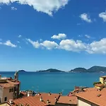 Leccino Sea Cliff Private Garden In Gulf Of Poets *