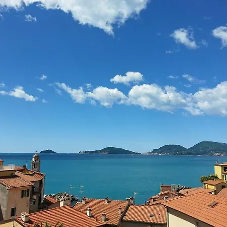 Leccino Sea Cliff Private Garden In Gulf Of Poets *