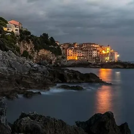 Leccino Sea Cliff Private Garden In Gulf Of Poets Hébergement de vacances Tellaro